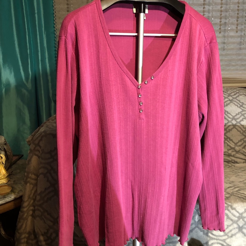 Pink button down top 🎉Buy 2 $5 items,get 1 free🎉